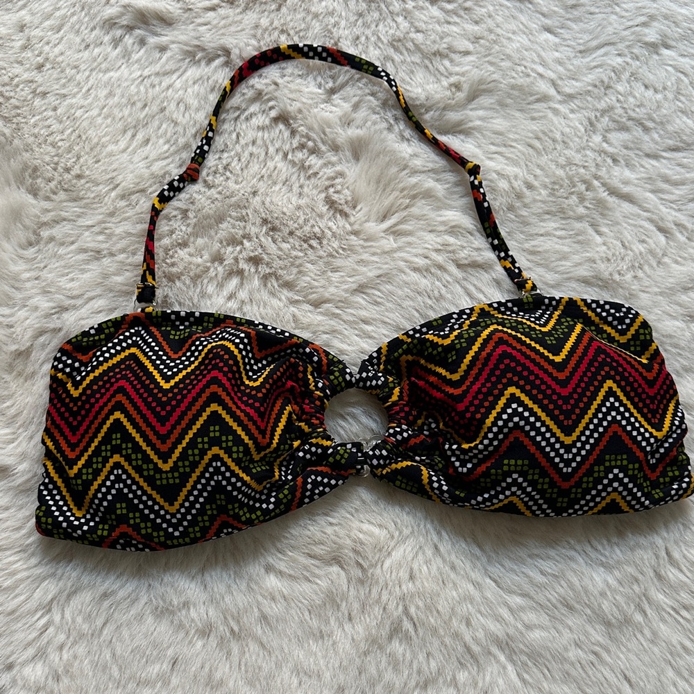 Colorful Zigzag Patterned Bikini Top